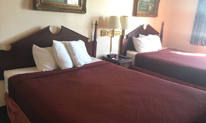 Nicholasville Hotel | Discover Derby Inn & Suites: Family-Friendly Comfort Awaiting