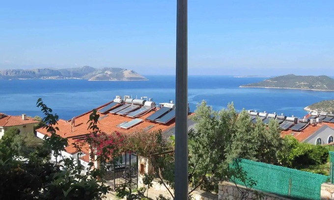 Kas House | Derinsu Suite Central, Kaş (0-2 & 8+ Ages)