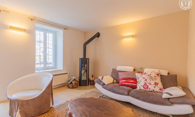 Les Avanchers-Valmorel House | Discover Derriere LE Pressoir: Family Kitchen & Breakfast
