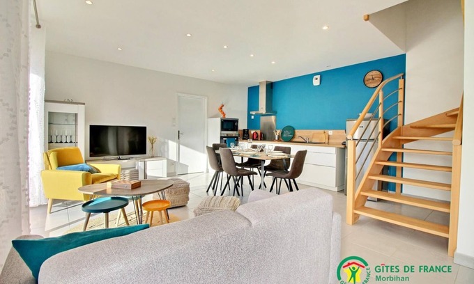 Surzur House | Discover Des Etiers: Oceanfront Gîte with Top Ratings