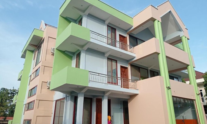 Mwanza Hotel | Budget-Friendly Stay at Des Grand Hotel with Breakfast Included