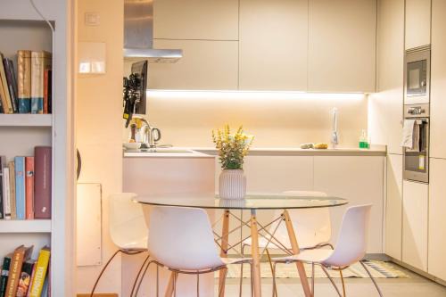 Mendillorri Apartment | Relax in a Cozy Pet-Friendly Retreat for Families
