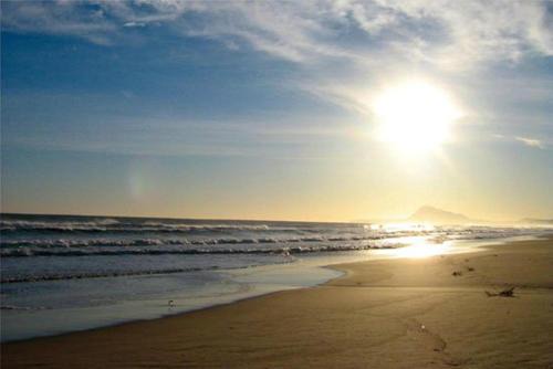 Plaza De La Costera Apartment | Relax by the Beach at Bellreguard - 4-Star Family Haven