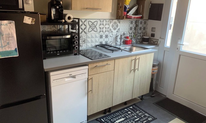 Veules-les-Roses Apartment | Pet-Friendly Haven with Breakfast & Kitchen Amenities