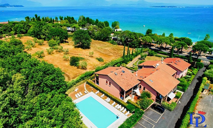 Desenzano del Garda Apartment | Desenzanoloft: Aurelia - Oceanfront Retreat with Top Amenities
