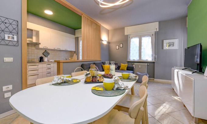 Desenzano del Garda Apartment | Desenzanoloft: Green - Guest Rated 10/10 with Spa & Breakfast