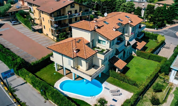 Colombare Apartment | Villa Sirmione: Exceptional Oceanfront Retreat with Spa