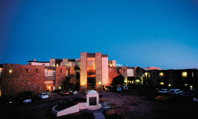 Coober Pedy Hotel | Discover Desert Cave Hotel: Family-Friendly Escape with Pool