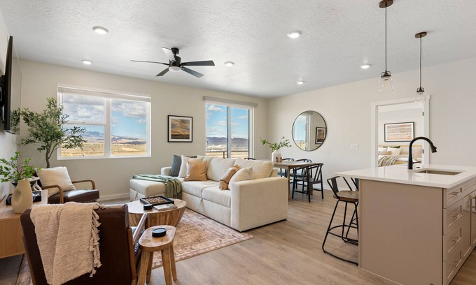 St. George Condo | Desert Daze Hideaway: Lagoon, Pool & Hot Tub Retreat