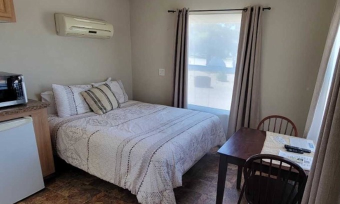 Jacumba RV Rental | Relaxing Desert Resort: Ideal Spot for Outdoor Adventures