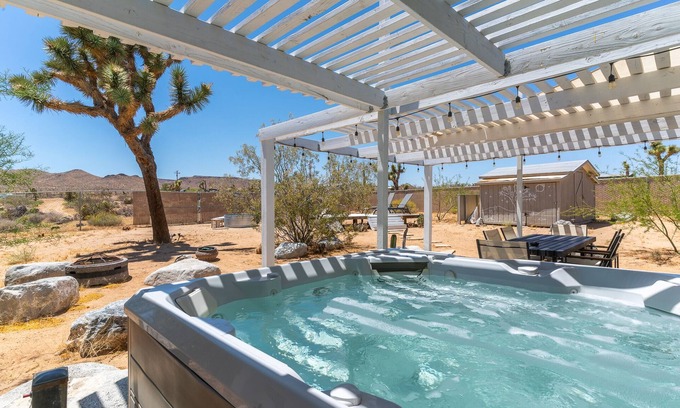 Yucca Valley House | Inviting Cabin with Hot Tub & Pool in Yucca Valley