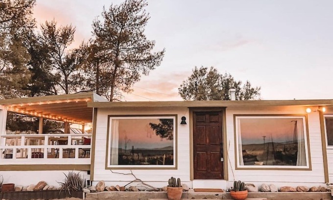 Joshua Tree House | Golden Hour House: Desert Retreat with Private Pool & Spa