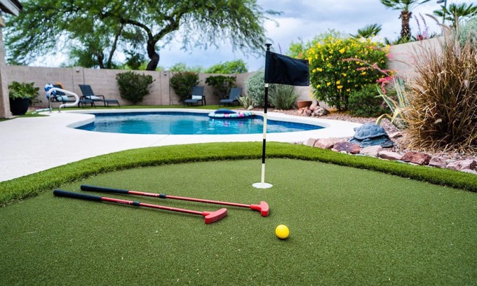 Mesa House | Desert Oasis: Poolside Retreat in Golf Community