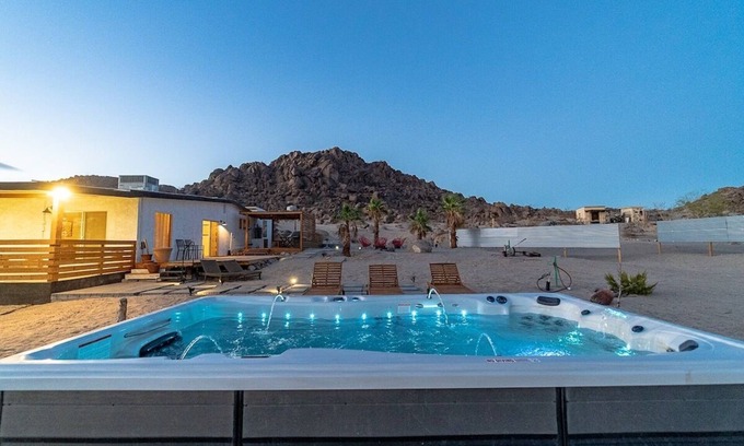 Wonder Valley House | Relaxing Desert Kenkō with Private Hike & Spa Access