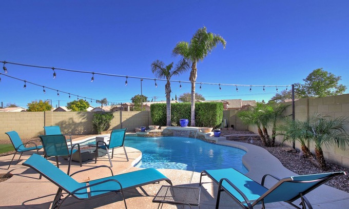 Cottonwoods Crossing House | Desert Oasis: Ocean View, Heated Pool & Putting Green