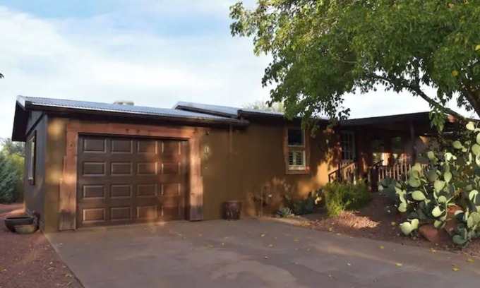 Ivins House | Experience Desert Oasis & Spa: Top-Rated Stay in Kayenta