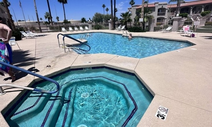 Greenway Palms Condo | Discover the Desert Oasis: Family-Friendly with Pool & View