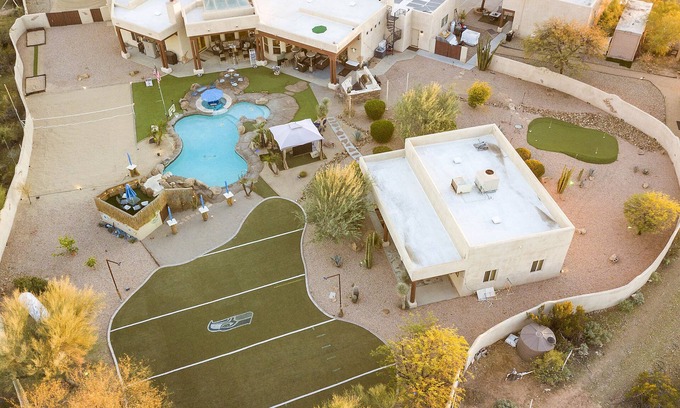 Norterra House | Desert Oasis: Guest Rated 10/10 with Family-Friendly Amenities