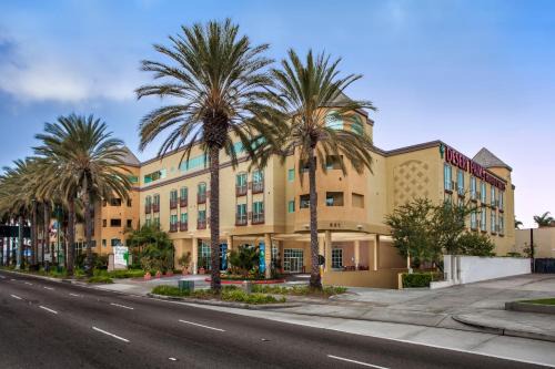 Anaheim Resort Hotel | Relax at Desert Palms Hotel & Suites Anaheim Resort