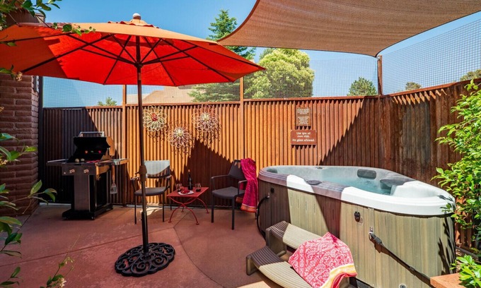 West Sedona Villa | Desert Poppy Villa: Ultimate Romantic Retreat with Spa