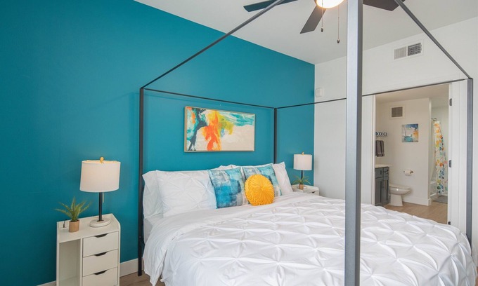 Desert View Village Condo | Premier Stay Near Kierland: King Bed & Scenic Pool