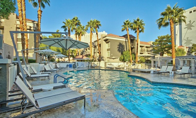 Las Vegas Hotel | Desert Rose Resort: Relaxing Getaway with Pool & Spa
