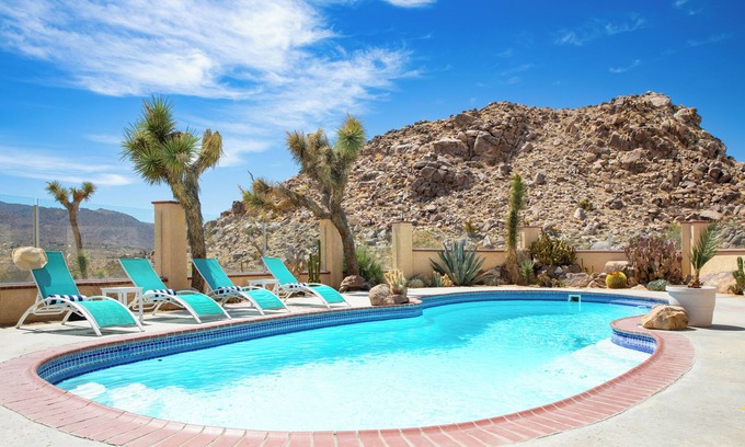 Monument Manor House | Desert Shadows by AvantStay | Guest Rated 10/10 & Pool Access