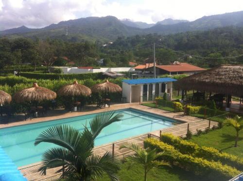 Guaduas Hotel | Pet-Friendly Desiderata Resort with Pool & Hot Tub Access