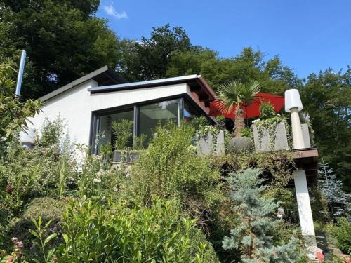 Schlangenbad House | Artistic Design and Comfort Await at Our Holiday Residence