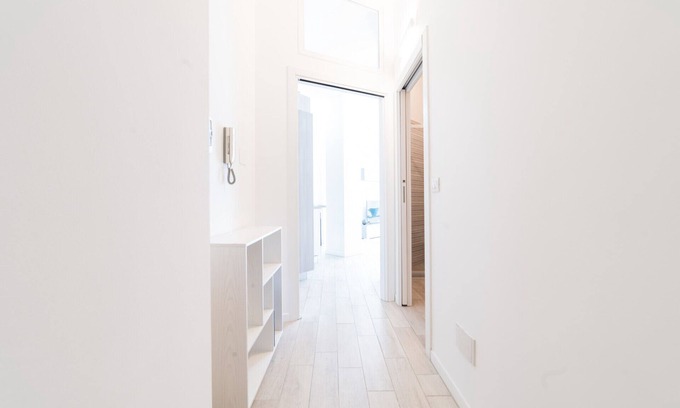 Ponte Seveso Apartment | Modern Design Apartment Near Central Station with Amenities