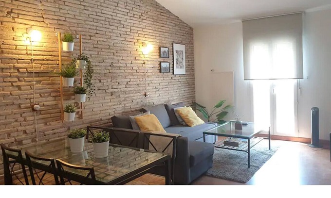 Logrono Historic Centre Apartment | Bright and Modern Design Apartment with Family Amenities