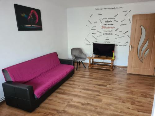 Bacau Apartment | Stylish Apartment Near Mall with Pet-Friendly Amenities