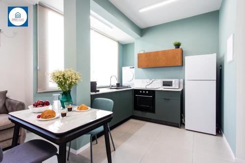 Netanya Apartment | Stylish Design Apartments in Netanya - Pet Friendly & Rated 9.3