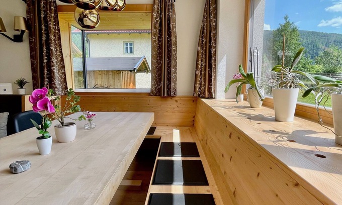 Umhausen Apartment | Elegant Ocean View Apartment at Der Steinadler