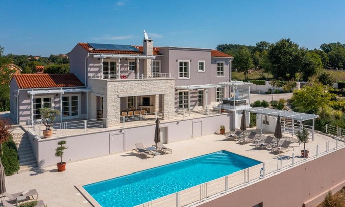 Rezanci Villa | Experience Design Aqua: Family-Friendly Retreat Awaits