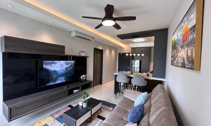 Subang Jaya Apartment | Trendy Design Haven Suite - Child Friendly Retreat for Couples