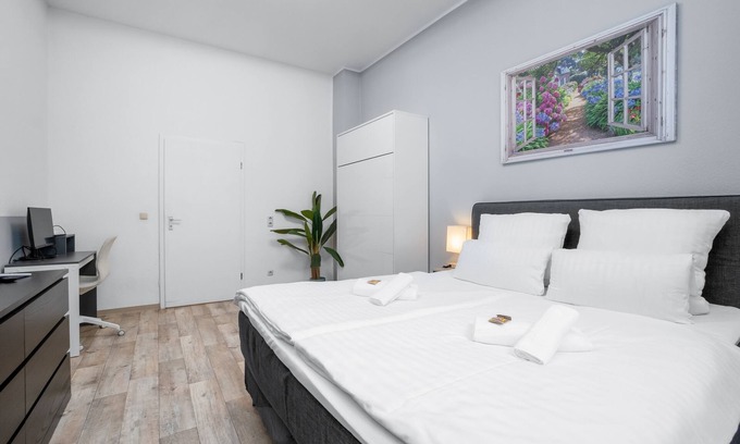 Ruhrort Apartment | Design loft, fully equipped, terrace, 2 min Duisburg central station