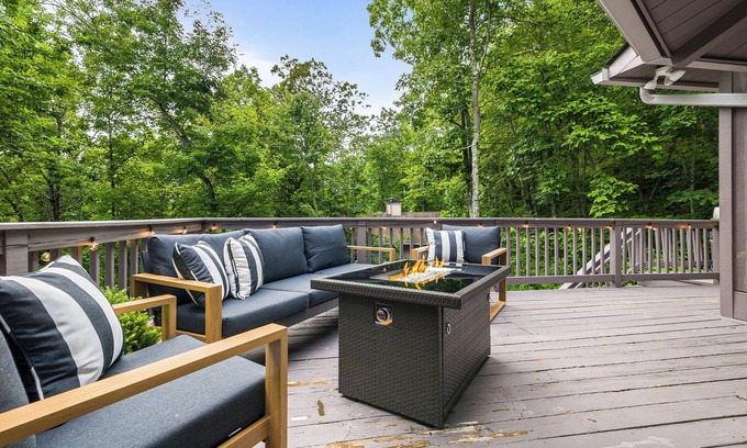Roseland Cabin | Design-Lover’s Getaway Game Room Hot Tub