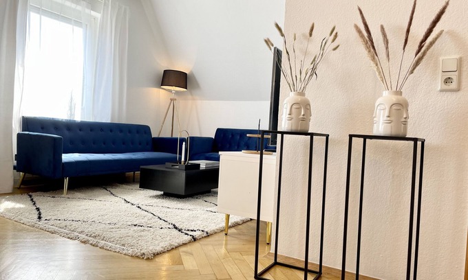 Radio Bremen Apartment | Family-Friendly Design Maisonette with Netflix for 10 Guests