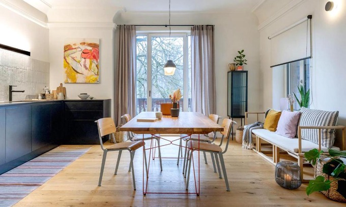 Muhldorf Apartment | Unique Sundowner Retreat in Historic Villa with Pet-Friendly Perks
