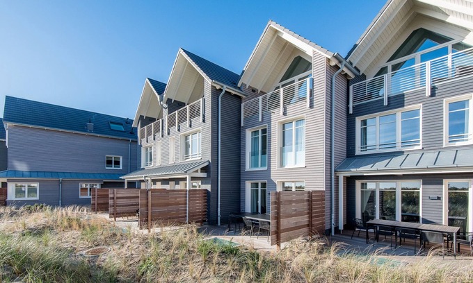 List House | Vrbo Property with Oceanfront Views and Pet-Friendly Amenities