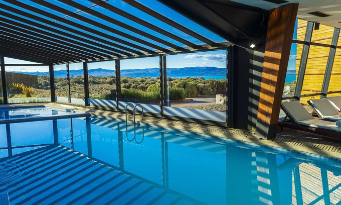 Macrozona Meseta Cerro Calafate Hotel | Stylish Design Suites Calafate with Spa and Pool Access