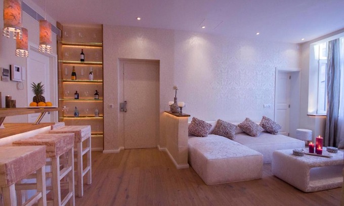 La Llotja-Born Apartment | Stylish Design Suites Palma with Oceanfront Views