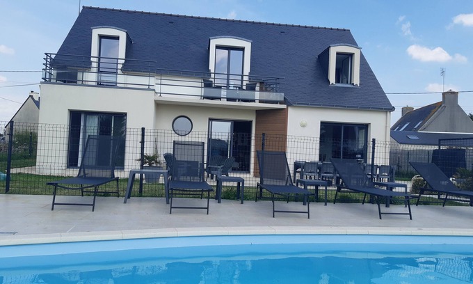 Penmarch Villa | Elegant Villa with Private Pool Near the Ocean - Rated 9.6