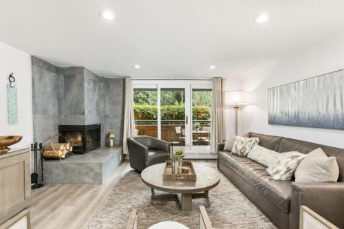 Aspen House | Stylish 2 BR River Retreat with Pool - Steps to Town!