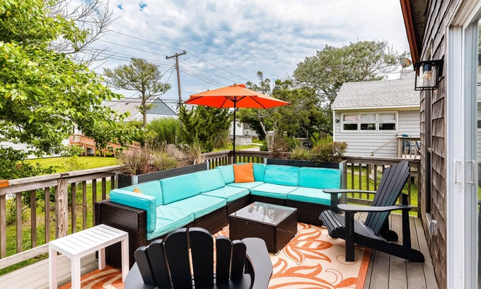 Ocean Bay Park House | Beach Cottage & Studio with Ocean Views - Pet Friendly!