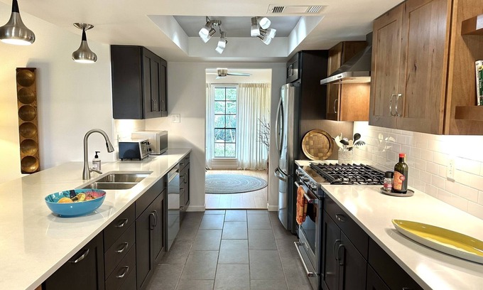 Anderson Mill House | Stylish 70s Ranch with Unique Amenities and Outdoor Space