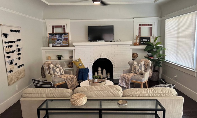 Fresno House | Stylish Bungalow in Historic Fresno High District