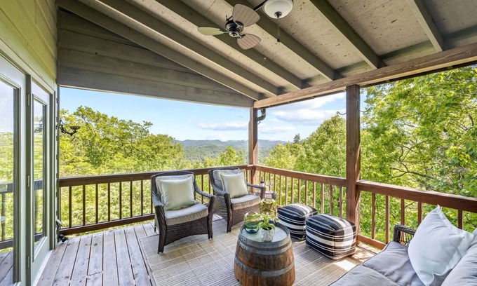 Clayton House | Designer Chic Mountain Home near Clayton & Lake Burton