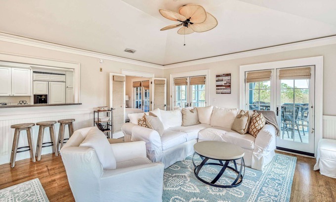 Watercolor Condo | Stylish Pet-Friendly Condo Steps from the Gulf Coast